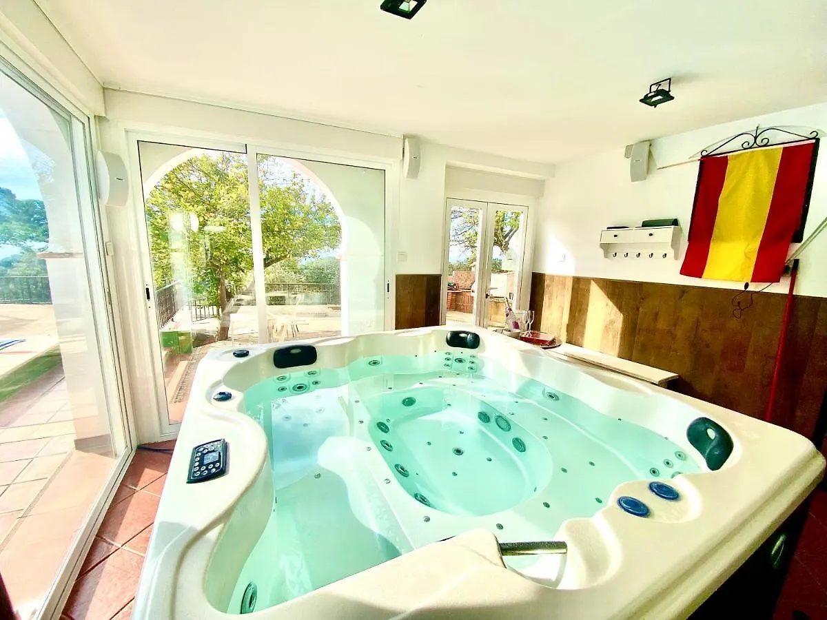 Casa 3 Habitaciones Con Piscina De Temporada Compartida Con Dos Estudios - - Jacuzzi Spa Consultar - Trassierra - 8Km De Cordoba -- Trassierrarooms Lejlighed