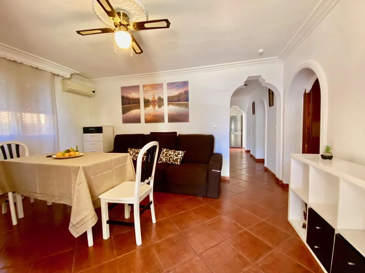 Casa 3 Habitaciones Con Piscina De Temporada Compartida Con Dos Estudios - - Jacuzzi Spa Consultar - Trassierra - 8Km De Cordoba -- Trassierrarooms 0*,  Spanien