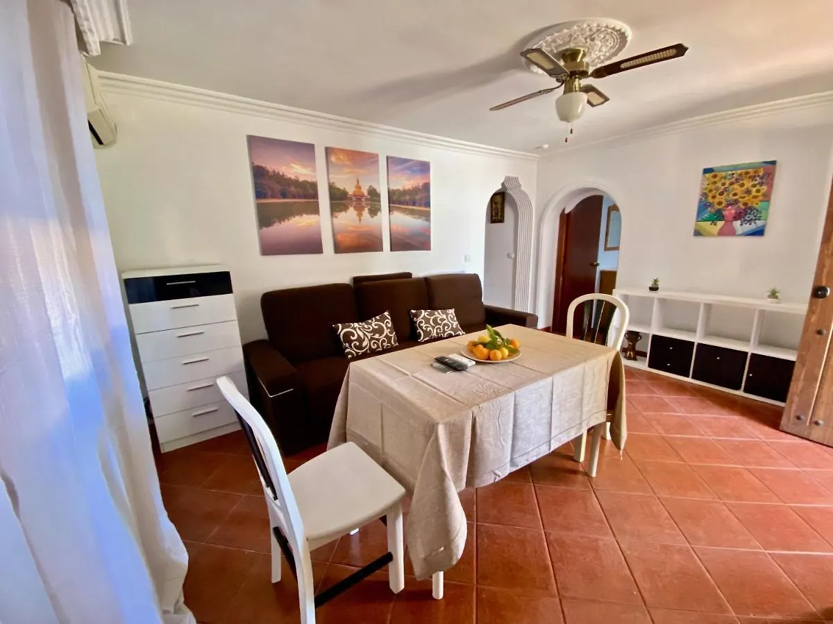Casa 3 Habitaciones Con Piscina De Temporada Compartida Con Dos Estudios - - Jacuzzi Spa Consultar - Trassierra - 8Km De Cordoba -- Trassierrarooms