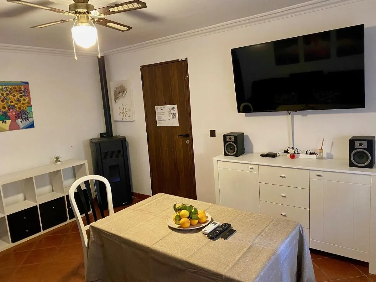 Casa 3 Habitaciones Con Piscina De Temporada Compartida Con Dos Estudios - - Jacuzzi Spa Consultar - Trassierra - 8Km De Cordoba -- Trassierrarooms 0*,