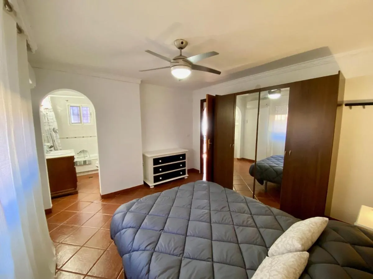 Casa 3 Habitaciones Con Piscina De Temporada Compartida Con Dos Estudios - - Jacuzzi Spa Consultar - Trassierra - 8Km De Cordoba -- Trassierrarooms 0*,  Spanien