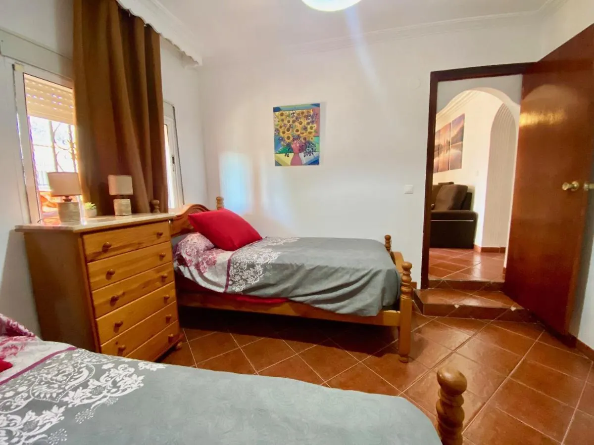 Lejlighed Casa 3 Habitaciones Con Piscina De Temporada Compartida Con Dos Estudios - - Jacuzzi Spa Consultar - Trassierra - 8Km De Cordoba -- Trassierrarooms