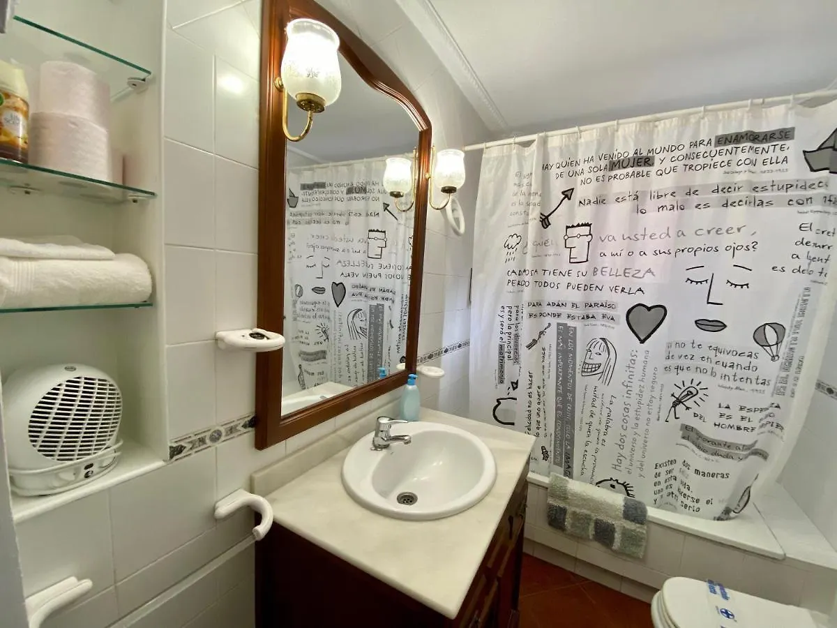Casa 3 Habitaciones Con Piscina De Temporada Compartida Con Dos Estudios - - Jacuzzi Spa Consultar - Trassierra - 8Km De Cordoba -- Trassierrarooms Spanien